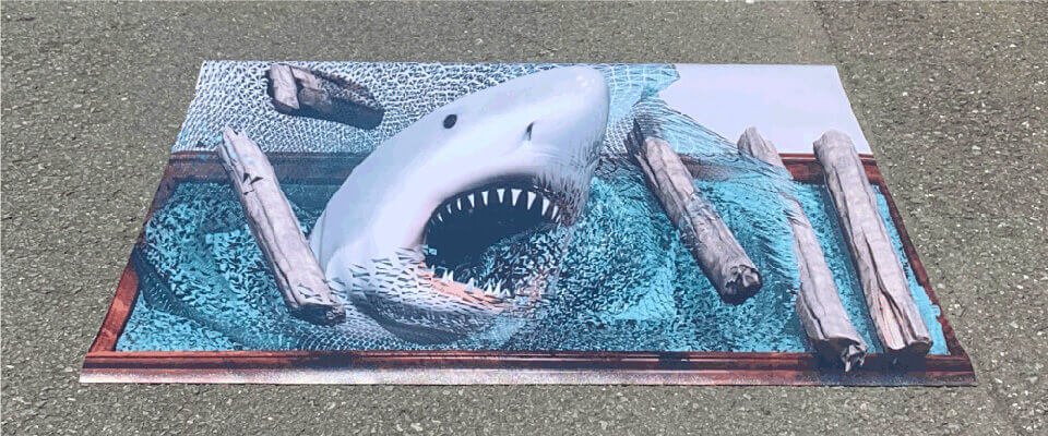 2.サメに襲われるトリック3Dアート